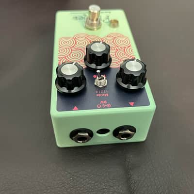 EarthQuaker Devices Plumes Small Signal Shredder 2019 - Present - Sweetwater Exclusive Limited Edition Citron image 4