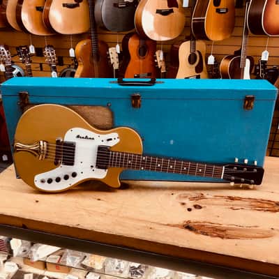 Airline 7214 1960's Mini Electric Guitar with 5-Watt Amp Case image 1