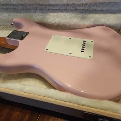 Squier Classic Vibe ’60s Stratocaster HSS Shell Pink + CME Pink Hardshell Case image 15