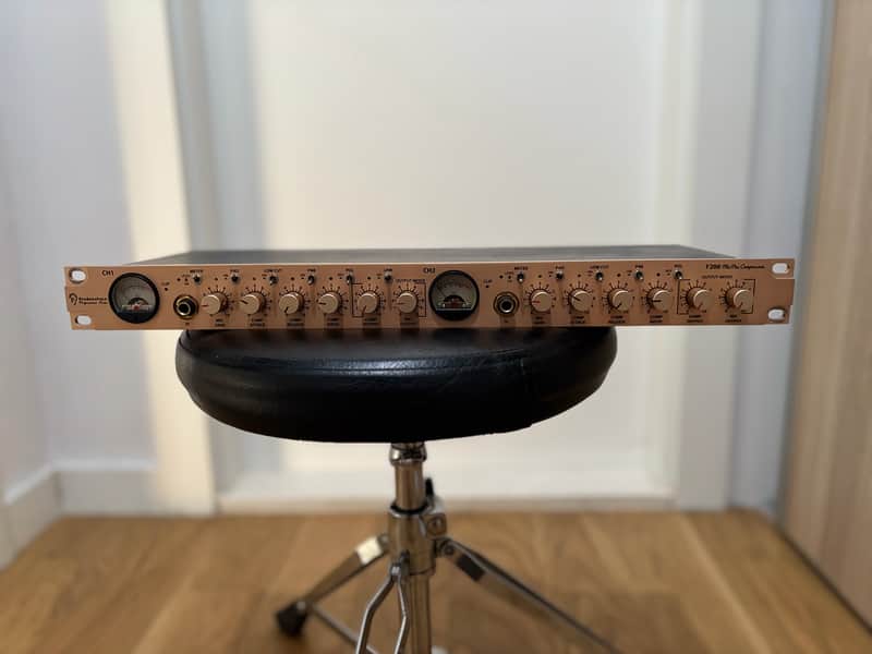 Fredenstein F200 Microphone Preamp and Compressor image 1