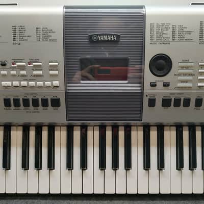 Yamaha PSR-E413 61-Key Portable Keyboard 2000 - 2010 - Grey image 4