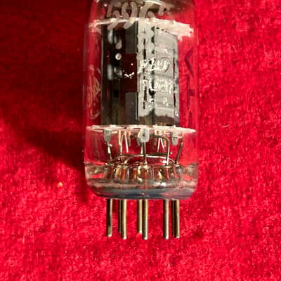 G.E Single Vintage 12AT7 (5965) preamp/amplifier vacuum tube 1960s - Clear Glass image 2