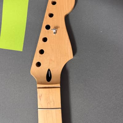 Allparts Fender Licensed Strat Neck 9.5” Radius image 2