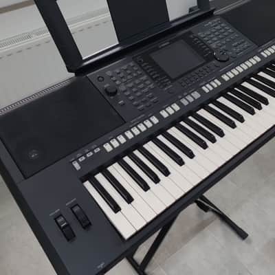 Yamaha PSR-S750 image 3