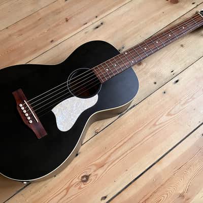 Art & Lutherie Roadhouse Faded Black Parlour Sized Electro Acoustic Guitar Pre Owned Parlor image 1