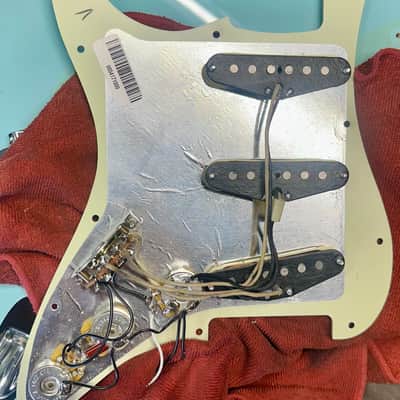 Fender Special Edition Classic Series '60s Stratocaster Lacquer with Matching Headstock, Daphne Blue CS 57/62 PUs, Fender Tweed Case image 19