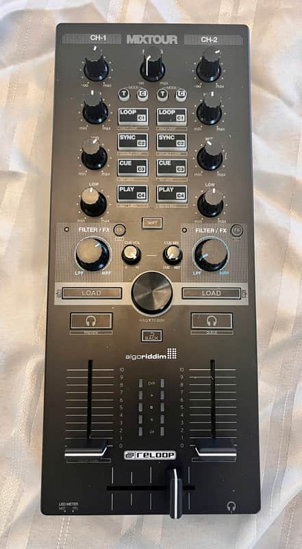 Reloop Mixtour Portable DJ Controller + Official Flight Case - Mint Condition, Tested image 1