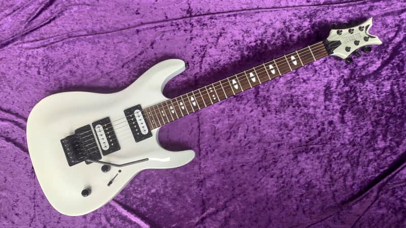 REDUCED Dean Vendetta 4.0*rare & fine neck-thru model made in Korea 2008*top rock guitar that sounds/plays/looks really great*floyd rose! image 1
