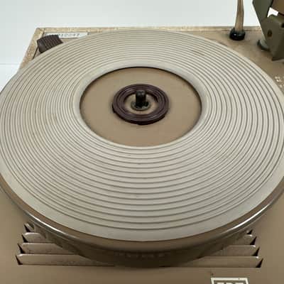 Newcomb Solid State portable suitcase record player EDT-15C Vintage 1970’s image 2