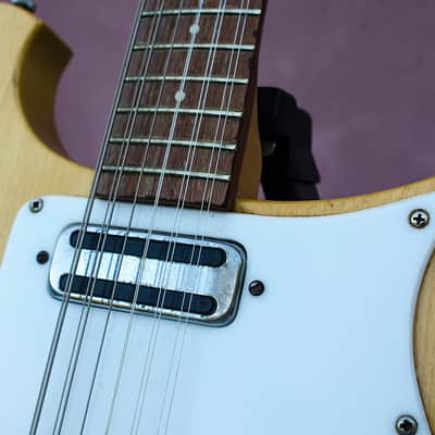 Rickenbacker 450/12 1966 Mapleglo with genuine case image 5