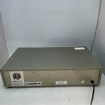 TEAC V-518X Stereo Cassette Deck TESTED FOR PARTS/REPAIR ONLY POWERS ON image 6