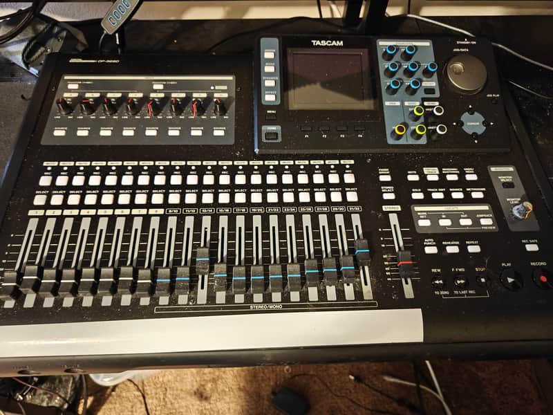 TASCAM DP-32SD 32-track Digital Portastudio 2014 - Present - Black image 1