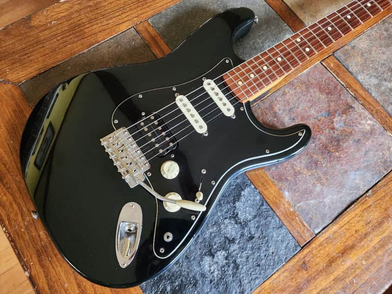 Fender Partscaster strat MIM HSS 2019/90s locking tuners - black/maple