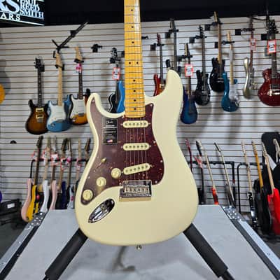 Fender American Professional II Stratocaster Left-handed - Olympic White w/Maple Fingerboard + OHSC & PLEK*D #290 image 3