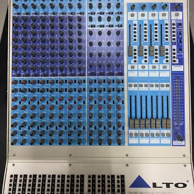 Alto Typhoon 1600 16-Channel Professional Analog Mixing Console + Flight Case – NOS image 7