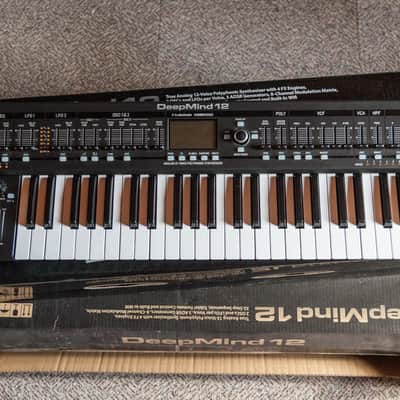 Behringer DeepMind 12 Polyphonic Analog Synth + Bag