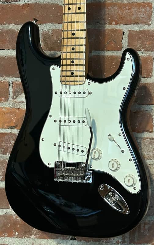 Excellent 2021 Fender Player Stratocaster with Maple Fretboard - Black, Ships Ultra Fast with Gig Bag and Pro Set Up! image 1