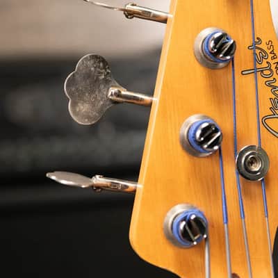 Fender Vintage 1958 Precision Bass - 3 Tone Sunburst with Original Hardshell Case - Used image 7
