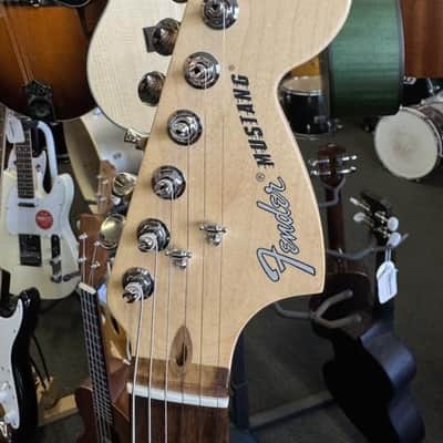 Fender American Performer Mustang - 3-Color Sunburst w/ HSC image 2