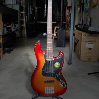 Sire 2nd Generation Marcus Miller V3 TS 4-String with Rosewood Fretboard 2019 - Tobacco Sunburst image 2