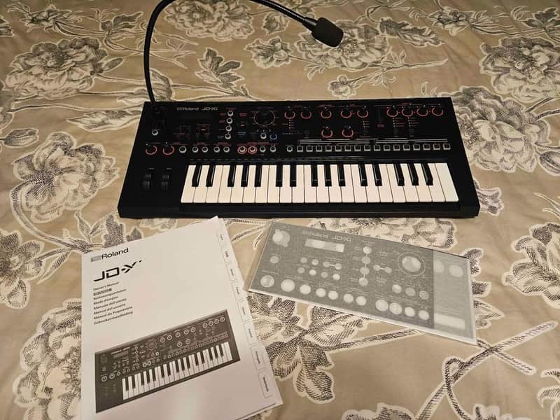 Roland JD-Xi 37-Key Hybrid Analog/Digital Crossover Synthesizer with Vocoder and Gooseneck Microphone image 1