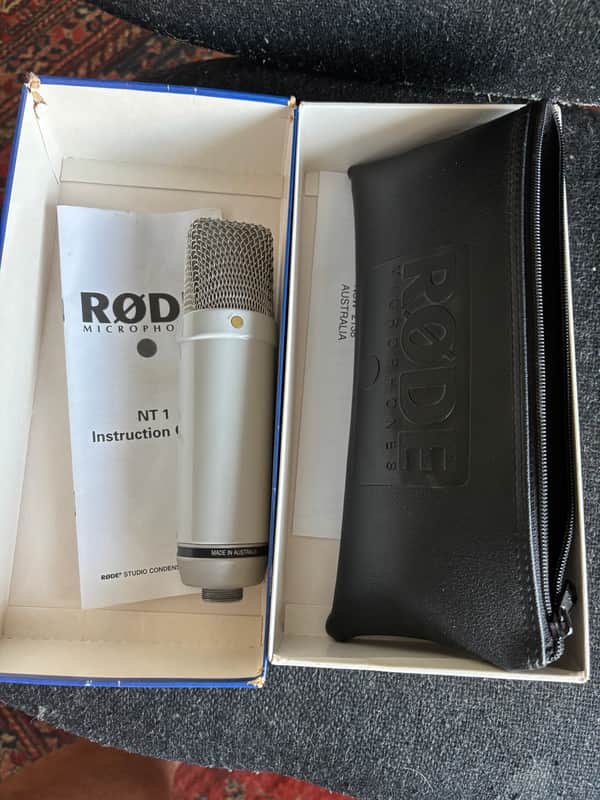 RODE NT1-A Large Diaphragm Cardioid Condenser Microphone 2002 - Present - Silver image 1