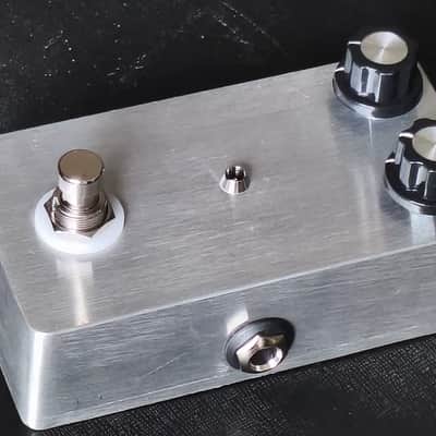 Tonevo Mid Boost Pedal Based on Fender Eric Clapton Mid Boost Tone, price include the import duty for US buyer image 3