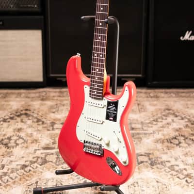Fender American Professional Classic Stratocaster Electric Guitar - Faded Dakota Red with Gig Bag image 12