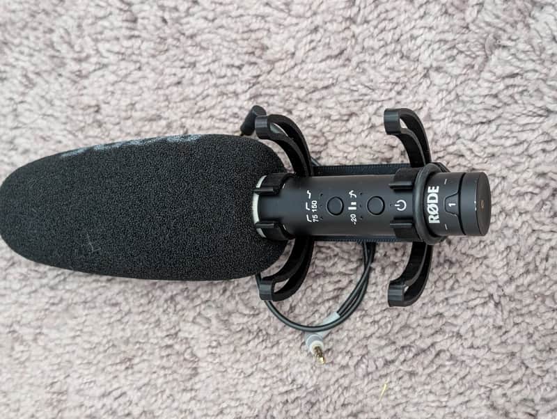 RODE VideoMic NTG Camera-Mount Shotgun Condenser Microphone 2020s - Black image 1