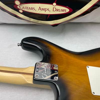 Fender Buddy Guy Stratocaster Guitar with Case 1999 - 2-Color Sunburst / Maple fingerboard image 19