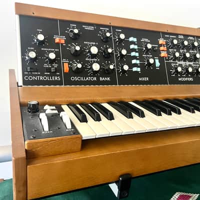 Moog Minimoog Model D Reissue 44-Key Monophonic Synthesizer (2016) 2016 - 2017 - Black / Wood image 2