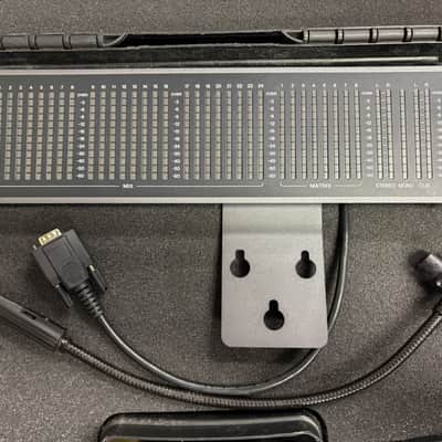 Yamaha CL1 Digital Mixing Console 2012 image 10