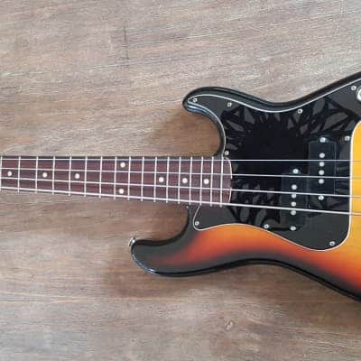 Short Scale Precision Bass image 2