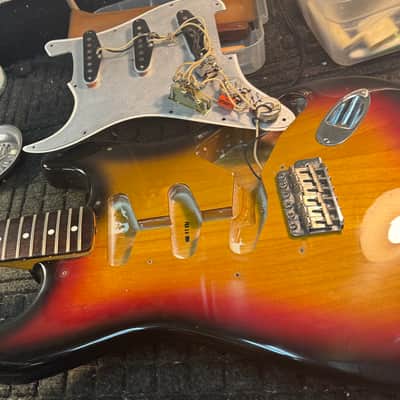 Fender American Vintage '62 Stratocaster 1986 - 3-Color Sunburst image 18
