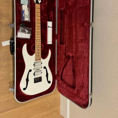 Ibanez PGM301-WH 2008 Paul Gilbert Signature with Maple / Walnut Neck 2005 - 2008 - White image 1