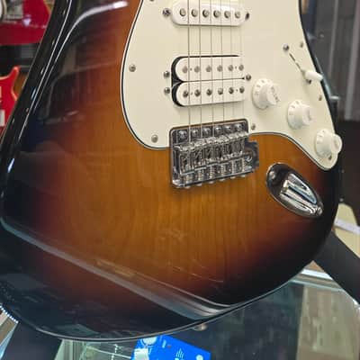 Fender Mexican Standard Stratocaster 2013 - Sunburst image 5