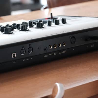 Korg KingKORG 61-Key Analog Modeling Synthesizer image 22