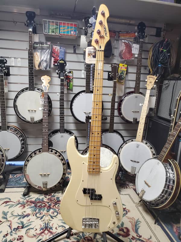 Peavey Fury Cream image 1