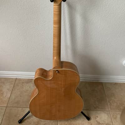 Hofner New President 2001 image 3