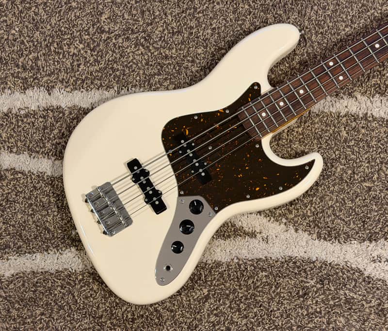 Rare Fender Japan Jazz Bass: $1277 (75% off MSRP!)