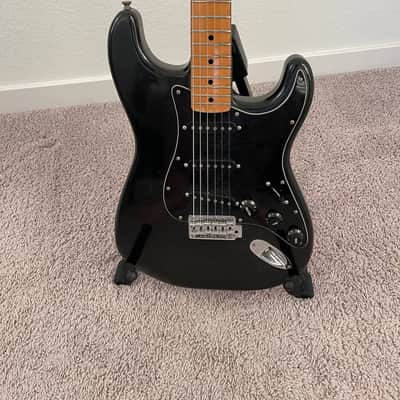 Fender Stratocaster with 3-Bolt Neck, Maple Fretboard 1971 - 1977 - Black image 2