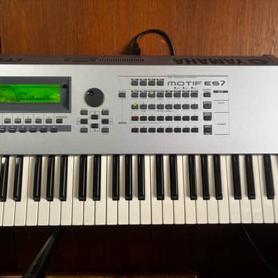 Yamaha MOTIF ES7 76Key Synthesizer w/ gig bag image 3