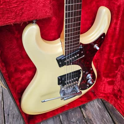 Mosrite Mark I (Ventures) 1965 - Pearl White - Made in USA image 21