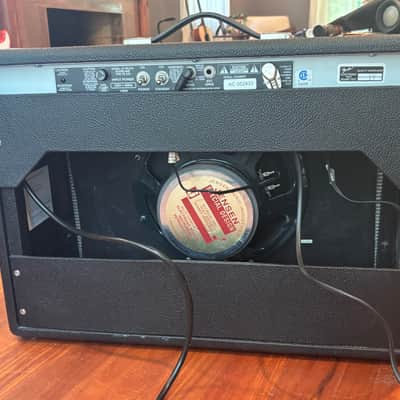 Fender '65 Deluxe Reverb Reissue 22-Watt 1x12" Guitar Combo 1994 - Present - Black image 2