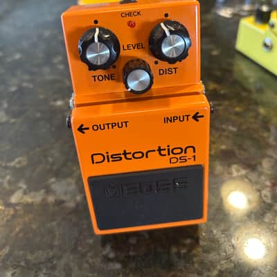 Boss DS-1 Distortion (Silver Label) 1994 - Present - Orange image 4