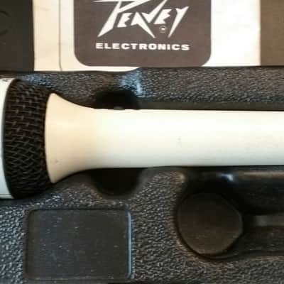 Peavey PBH Cardioid Dynamic Microphone image 3