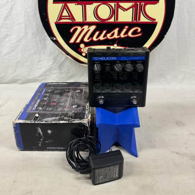 TC Helicon VoiceTone Create XT Vocal Multi-Effects Processor Pedal with Power Supply + Box imagen 1