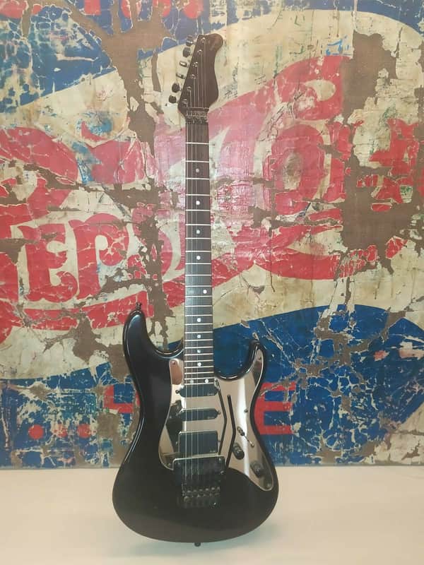 valley arts custom pro USA black beauty mirror gold pre samick 1992 signed image 1