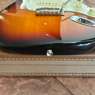 Fender American Vintage Reissue '62 Stratocaster 1990s - 3-Color Sunburst image 16