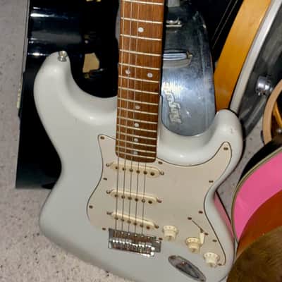 Johnson Stratocaster Style Refinished White image 2